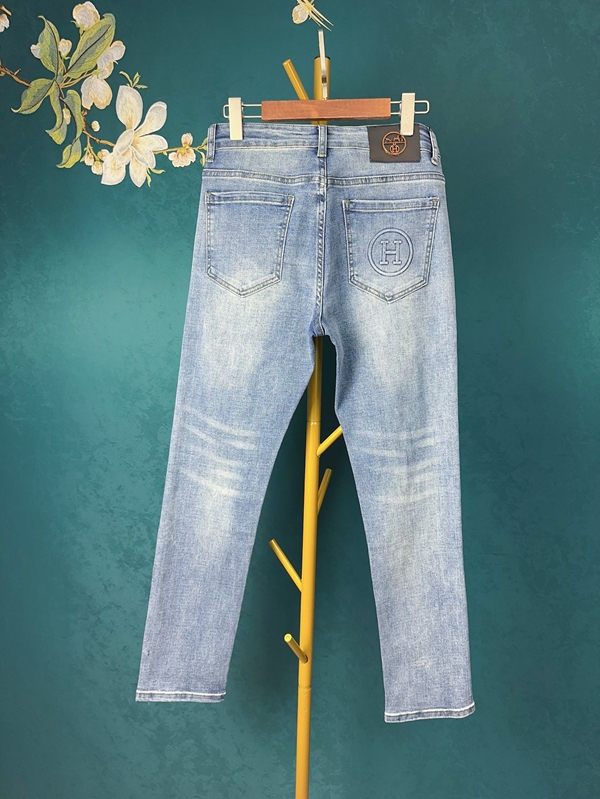 ブランドジーンズ側面デザイン